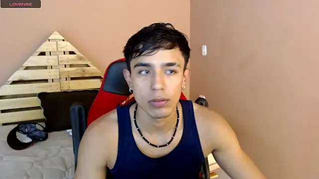 Snapshot of karlgiles_ chatting on 02-21-25, 06:15 karlgiles online show from 02-21-25, 06:15