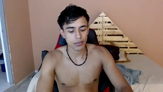 Snapshot of karlgiles_ chatting on 02-22-25, 06:41 karlgiles online show from 02-22-25, 06:41