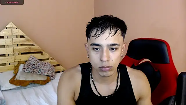 Snapshot of karlgiles_ chatting on 03-15-25, 07:38 karlgiles online show from 03-15-25, 07:38