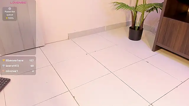 lupeebony online show from 02-27-25, 10:42