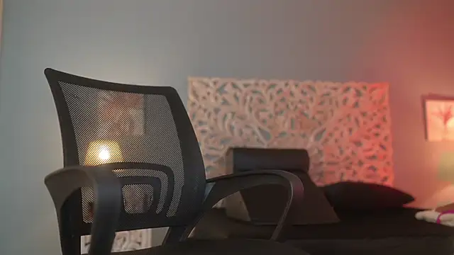 lupeebony online show from 11-28-25, 08:00