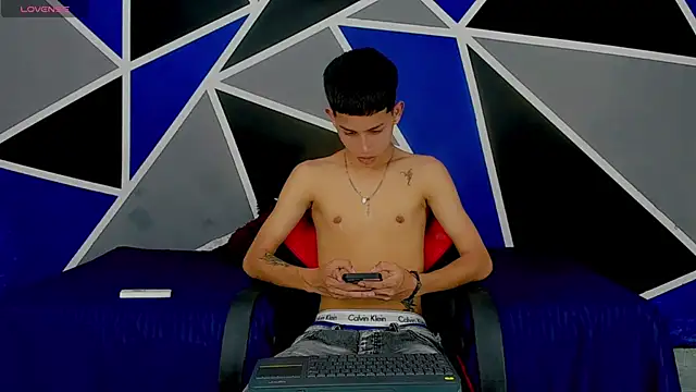 migueyalejo teens online show from 01-07-25, 07:06