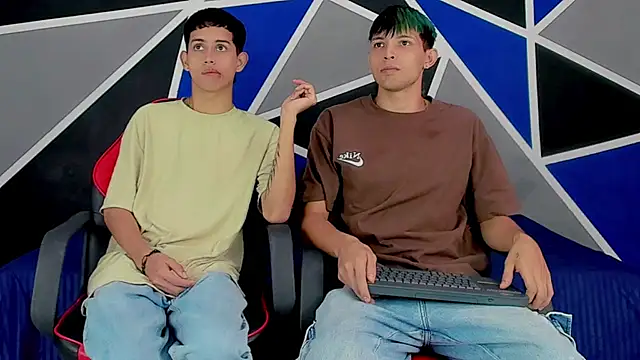 migueyalejo teens online show from 01-23-25, 02:44