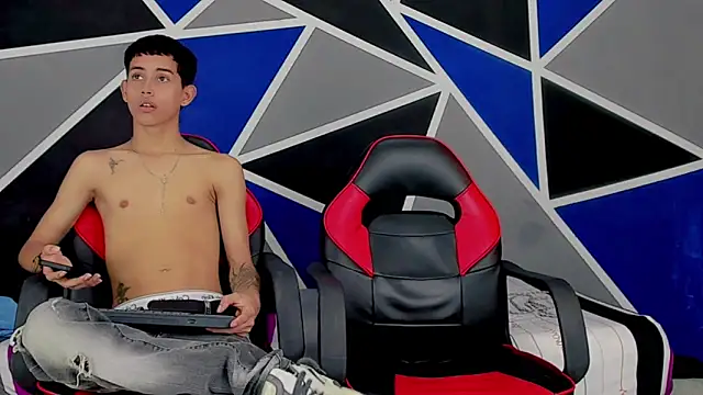 migueyalejo teens online show from 01-30-25, 03:55