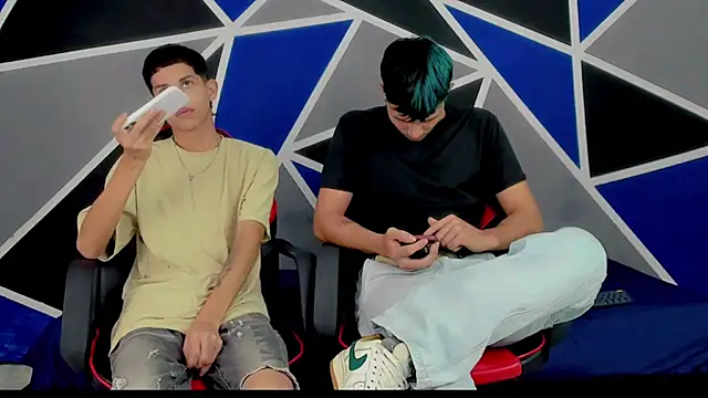 migueyalejo teens online show from 02-16-25, 01:58