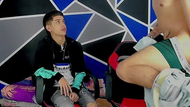 migueyalejo teens online show from 03-06-25, 03:13