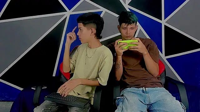 migueyalejo teens online show from 03-13-25, 04:16