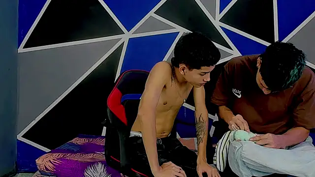 migueyalejo teens online show from 03-19-25, 04:03