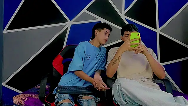 migueyalejo teens online show from 03-22-25, 02:37