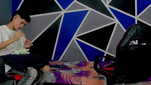 migueyalejo teens online show from 03-23-25, 03:54