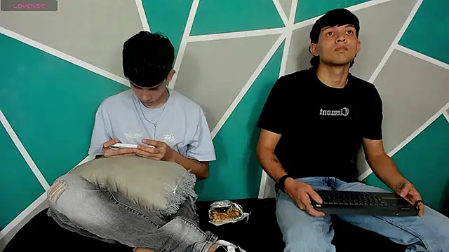 migueyalejo teens online show from 09-27-25, 03:00