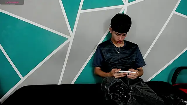 migueyalejo teens online show from 10-02-25, 03:24