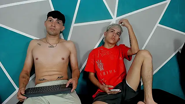 migueyalejo teens online show from 10-30-25, 03:30