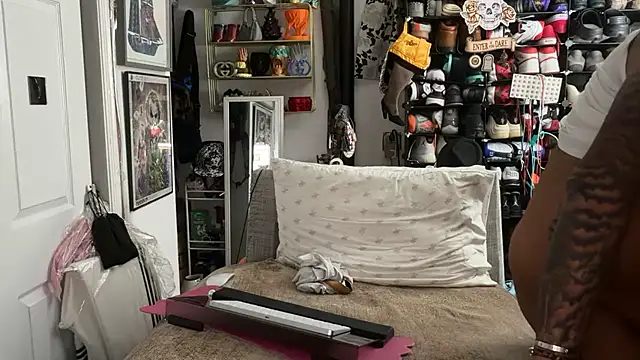 joeytatts66 online show from 02-15-26, 03:03