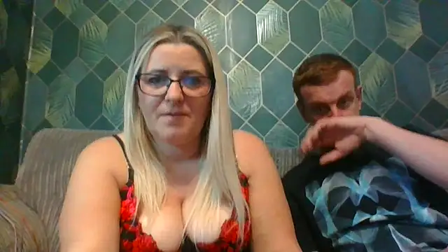 Snapshot of SweetXCandyX chatting on 11-18-25, 07:40 SweetXCandyX online show from 11-18-25, 07:40