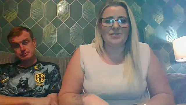 Snapshot of SweetXCandyX chatting on 11-21-25, 08:29 SweetXCandyX online show from 11-21-25, 08:29