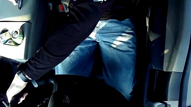 Snapshot of Spunwhiteboy1992 chatting on 10-11-25, 08:29 Spunwhiteboy1992 online show from 10-11-25, 08:29