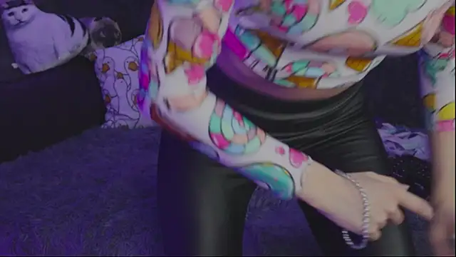 Kathleen Meow online show from 02-14-25, 06:29