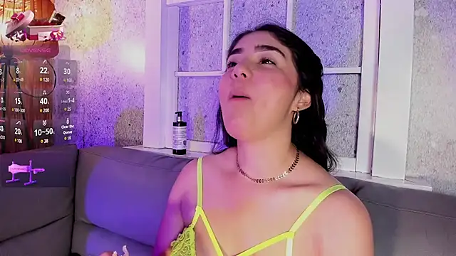 Belliinda 21 online show from 02-25-25, 09:46