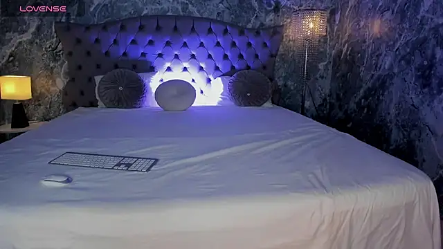 Belliinda 21 online show from 04-27-26, 06:50