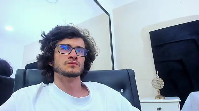 Loggan donnelly online show from 01-30-25, 11:45