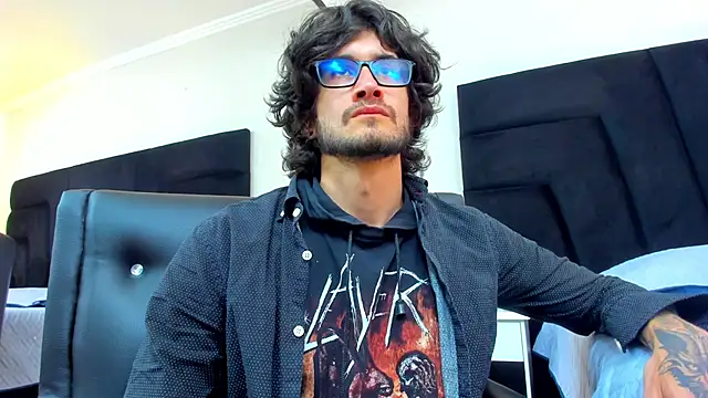 Loggan donnelly online show from 02-15-25, 08:22