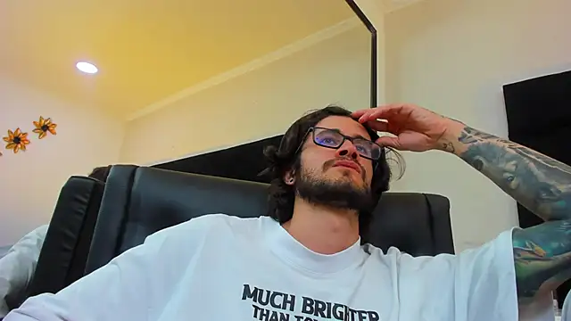 Loggan donnelly online show from 03-04-25, 12:29