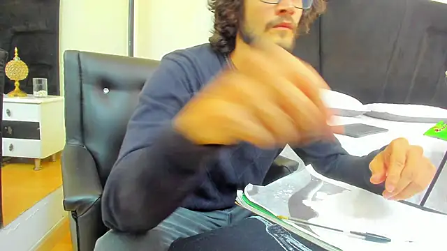 Loggan donnelly online show from 03-06-25, 08:59