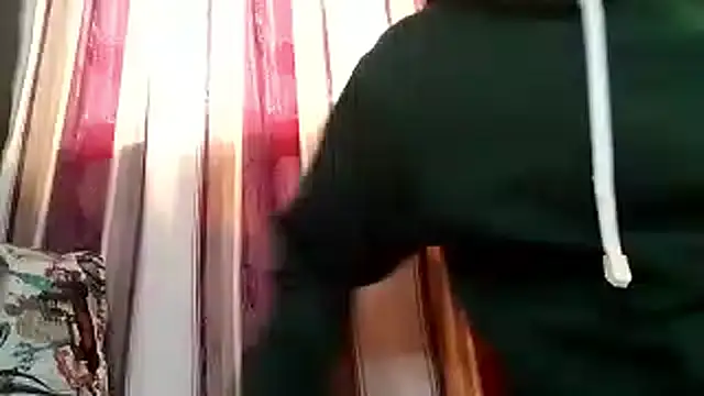 Loggan donnelly online show from 11-06-25, 06:31