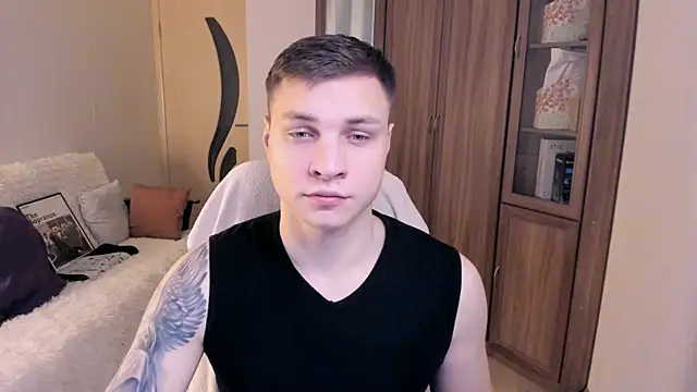 Snapshot of handsome_guy01 chatting on 09-19-25, 01:51 handsome guy01 online show from 09-19-25, 01:51