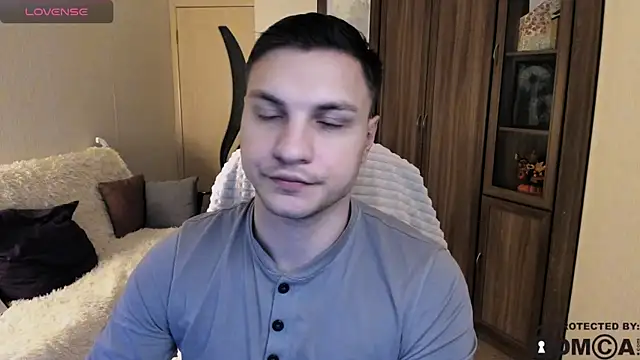 Snapshot of handsome_guy01 chatting on 10-25-25, 07:30 handsome guy01 online show from 10-25-25, 07:30