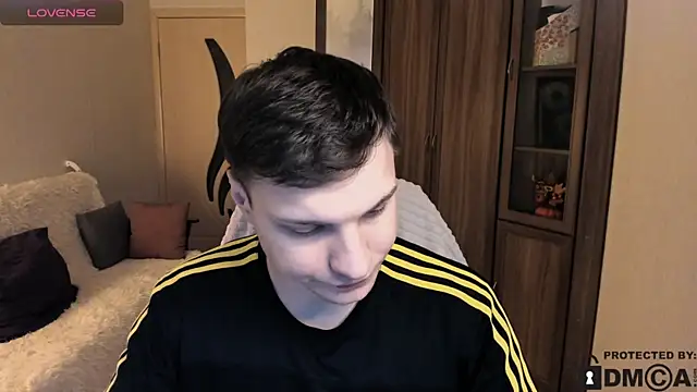 handsome guy01 online show from 11-10-25, 05:17