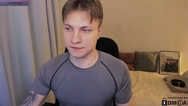 handsome guy01 online show from 02-04-26, 09:53