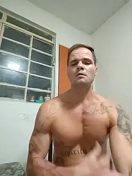 Snapshot of Giricotta chatting on 05-19-26, 02:51 Giricotta online show from 05-19-26, 02:51