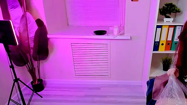 Snapshot of CarolGiggly chatting on 11-23-25, 11:59 CarolGiggly online show from 11-23-25, 11:59