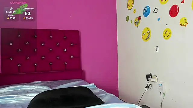 Snapshot of tiffany_Bitch chatting on 01-31-25, 08:33 tiffany Bitch online show from 01-31-25, 08:33