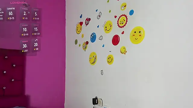 Snapshot of tiffany_Bitch chatting on 02-01-25, 07:44 tiffany Bitch online show from 02-01-25, 07:44