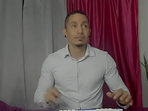 Snapshot of Alex_motta chatting on 01-01-25, 07:09 Alex motta online show from 01-01-25, 07:09