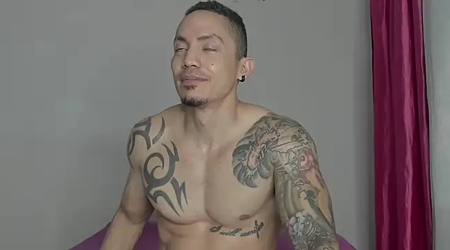 Snapshot of Alex_motta chatting on 01-12-25, 07:32 Alex motta online show from 01-12-25, 07:32