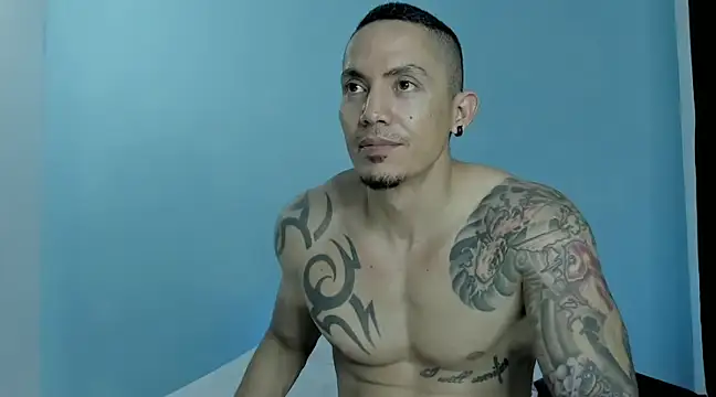 Snapshot of Alex_motta chatting on 01-16-25, 06:35 Alex motta online show from 01-16-25, 06:35