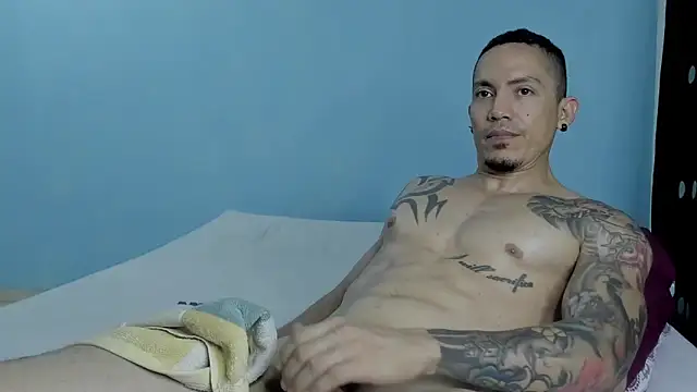 Snapshot of Alex_motta chatting on 01-21-25, 04:10 Alex motta online show from 01-21-25, 04:10