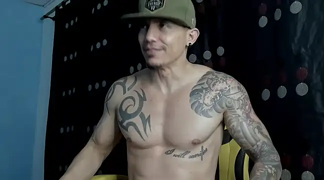 Snapshot of Alex_motta chatting on 03-05-25, 06:54 Alex motta online show from 03-05-25, 06:54