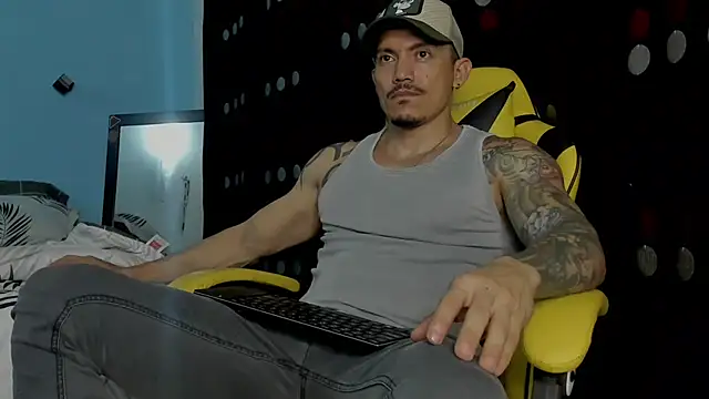 Snapshot of Alex_motta chatting on 09-11-25, 03:50 Alex motta online show from 09-11-25, 03:50