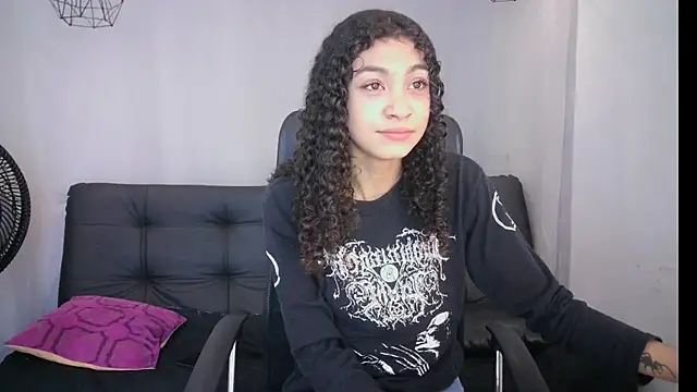 Snapshot of Aurora_ath chatting on 03-01-25, 03:32 Aurora ath online show from 03-01-25, 03:32