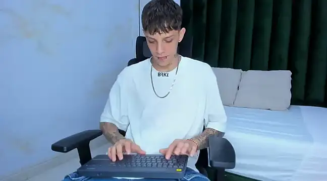 Adam hard  online show from 12-05-24, 07:28