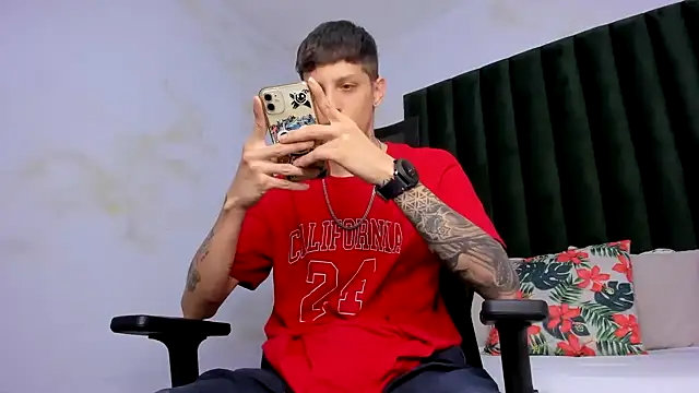 Adam hard  online show from 03-05-25, 08:42