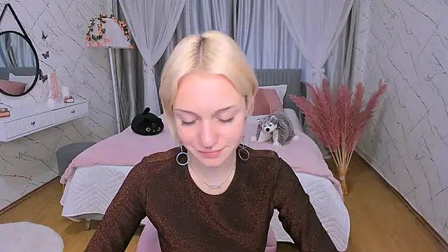 Snapshot of VelvetVixen155 chatting on 12-03-24, 09:22 VelvetVixen155 online show from 12-03-24, 09:22