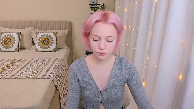 Snapshot of VelvetVixen155 chatting on 01-12-25, 03:07 VelvetVixen155 online show from 01-12-25, 03:07