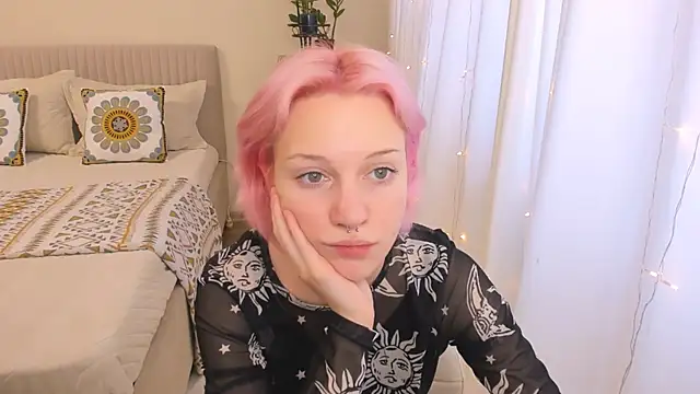 Snapshot of VelvetVixen155 chatting on 01-12-25, 09:30 VelvetVixen155 online show from 01-12-25, 09:30