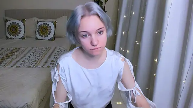 Snapshot of VelvetVixen155 chatting on 02-04-25, 03:11 VelvetVixen155 online show from 02-04-25, 03:11